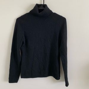 100% CASHMERE TURTLENECK SWEATER